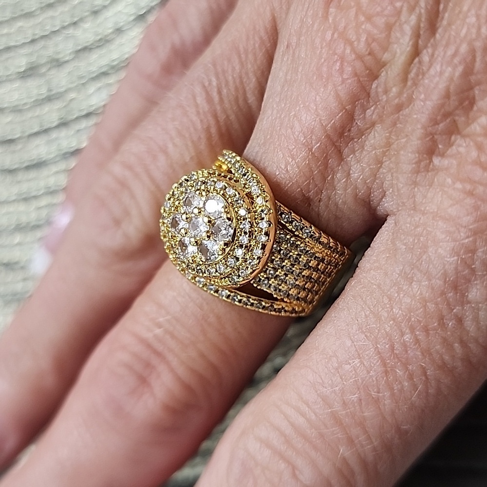 RING - Picture 4 of 5